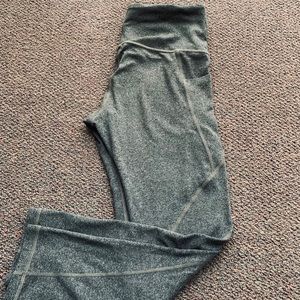 Athleta Salutation Stash Pocket Capri 23”